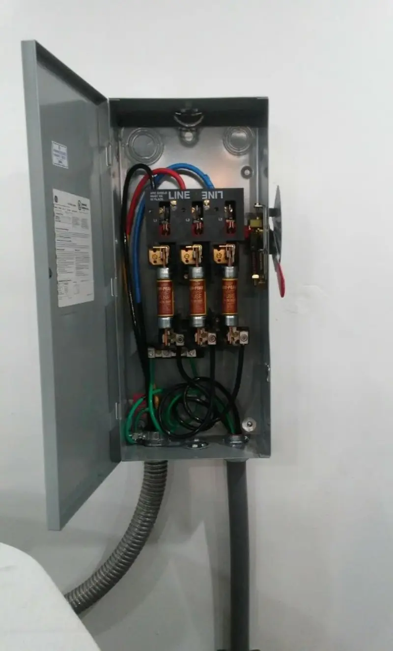 Three-phase disconnect switch installed for Smoke Detector Installation in Millington